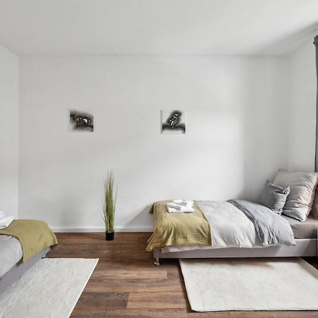 Wupper Home Ii, Top Lage Ideal Fuer Geschaeftsleute, Monteure, Familien, 3 Zimmer, Flachbild-Tv Вупертал Екстериор снимка