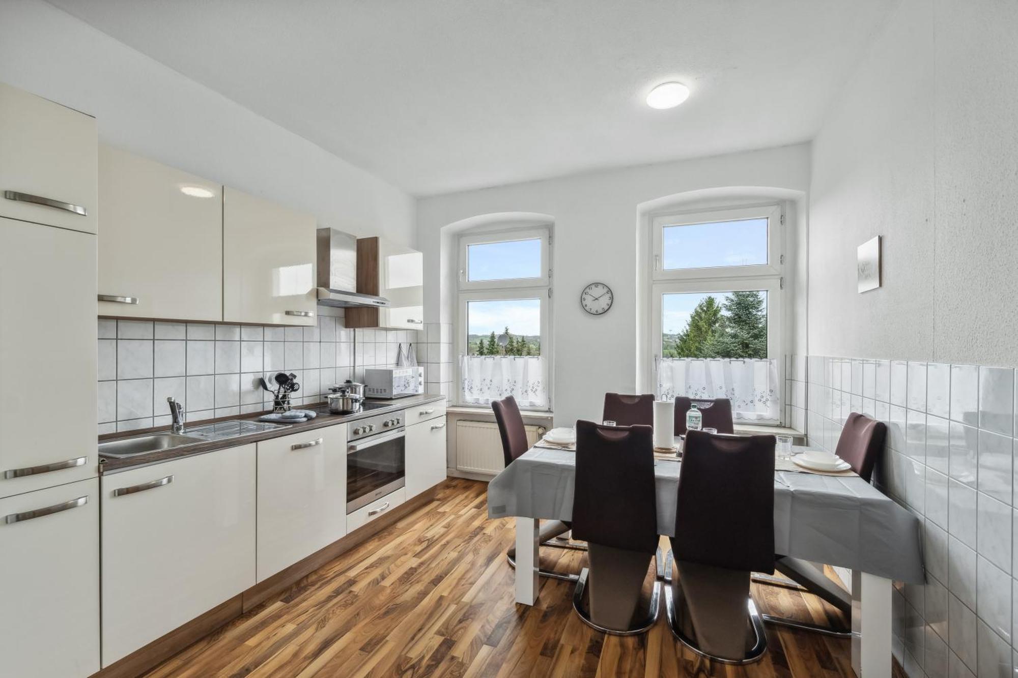 Wupper Home Ii, Top Lage Ideal Fuer Geschaeftsleute, Monteure, Familien, 3 Zimmer, Flachbild-Tv Вупертал Екстериор снимка